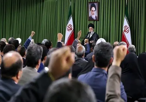 رائفی پور: نمایندگان مجلس خیلی وقیح هستند
