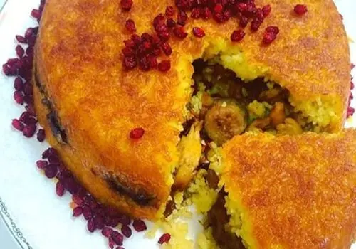 ته‌چین غوره بادمجان؛ خوشمزه‌ترین پلو مخلوط تابستانی