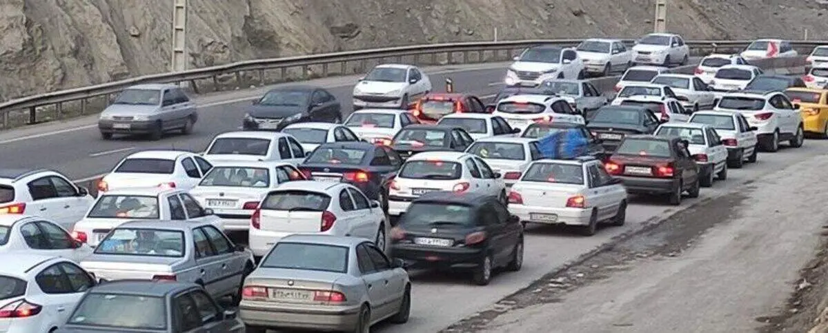ترافیک نیمه سنگین در جاده کرج - چالوس
