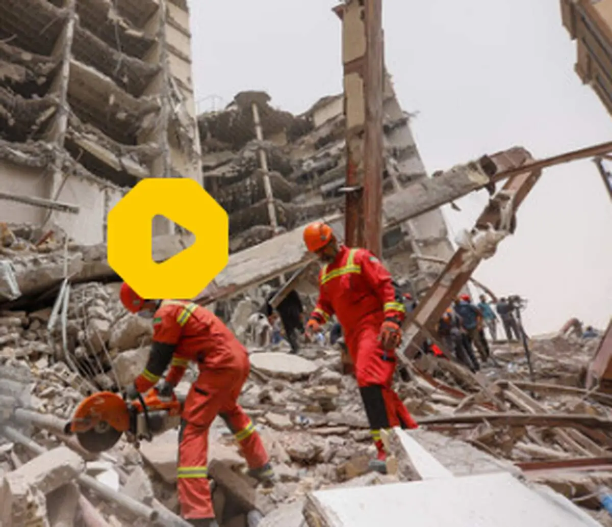 لحظه خروج قربانی دیگر از حادثه متروپل+فیلم