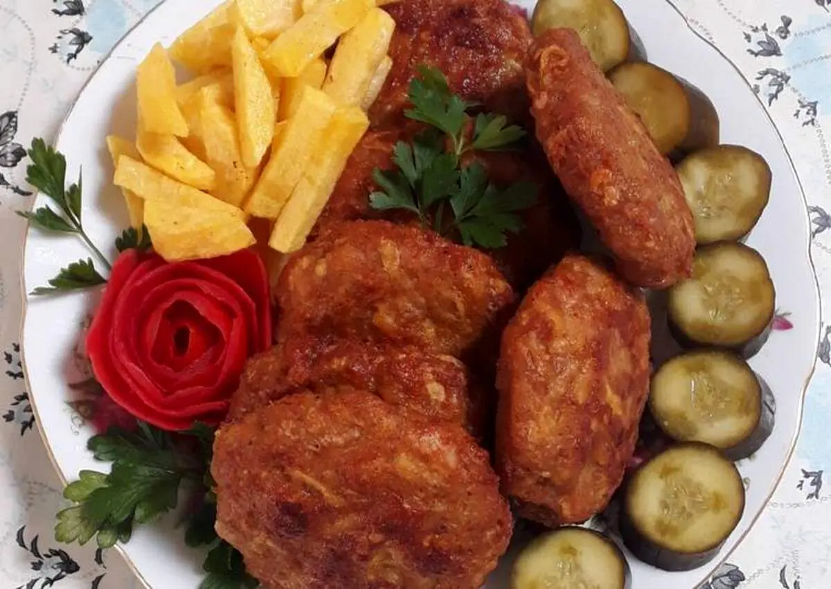 طرز تهیه کتلت مرغ چرخ کرده با سیب زمینی