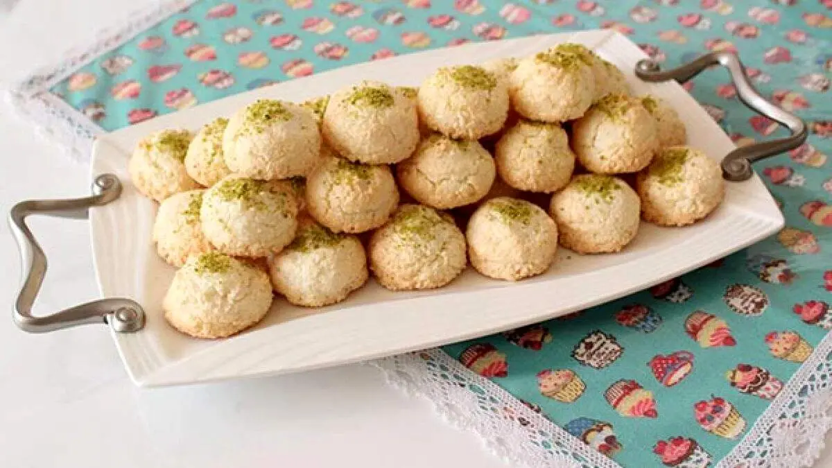 طرز تهیه شیرینی نارگیلی خانگی پفکی و بازاری