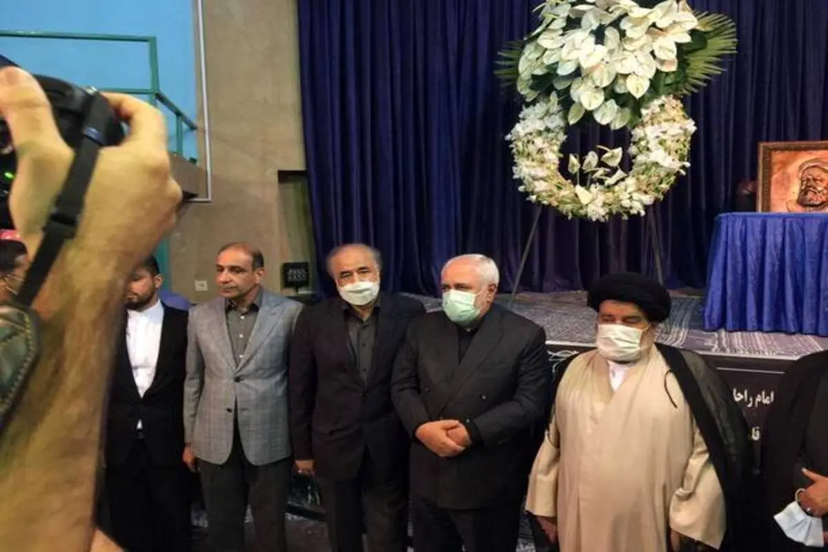 وداع با پیکر حجت الاسلام دعایی در حسینیه جماران