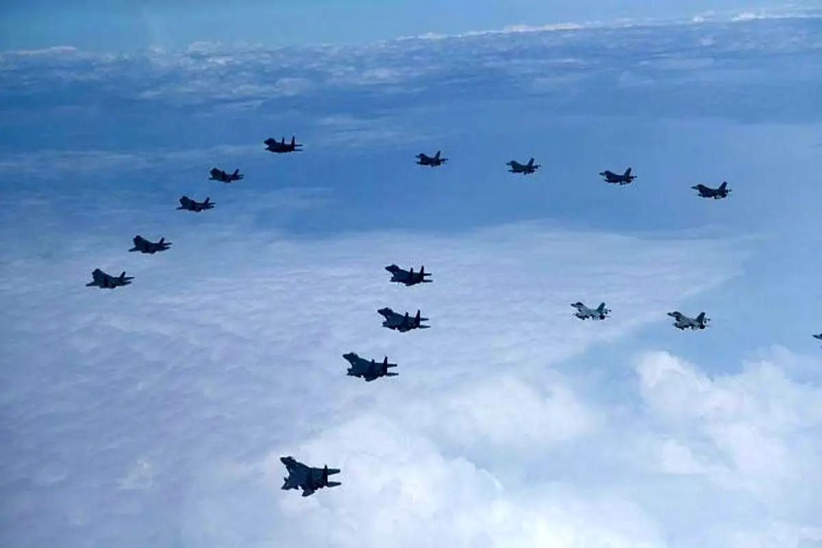هشدار آمریکا به کره شمالی با پرواز ۲۰ جت جنگنده+فیلم