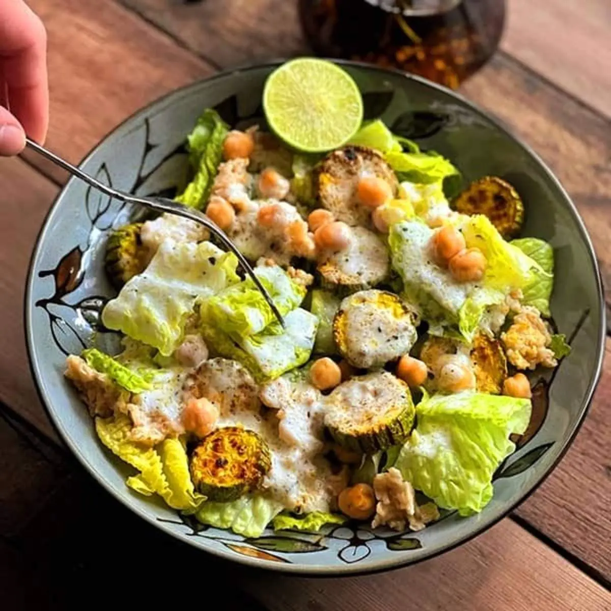 طرز تهیه سالاد بلغور و نخود