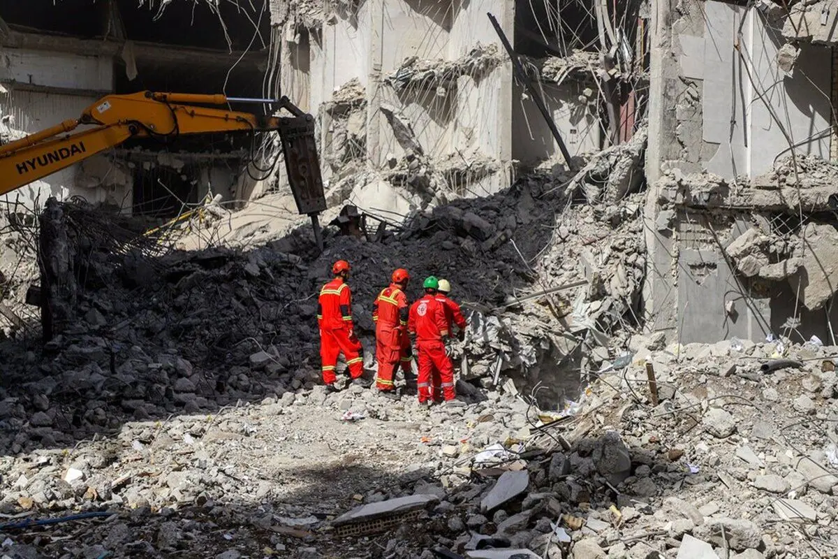 گزارش حادثه متروپل روی میز شورای شهر| آقامیری: یک ماه پس از صدور هشدار، ساختمان فروریخت