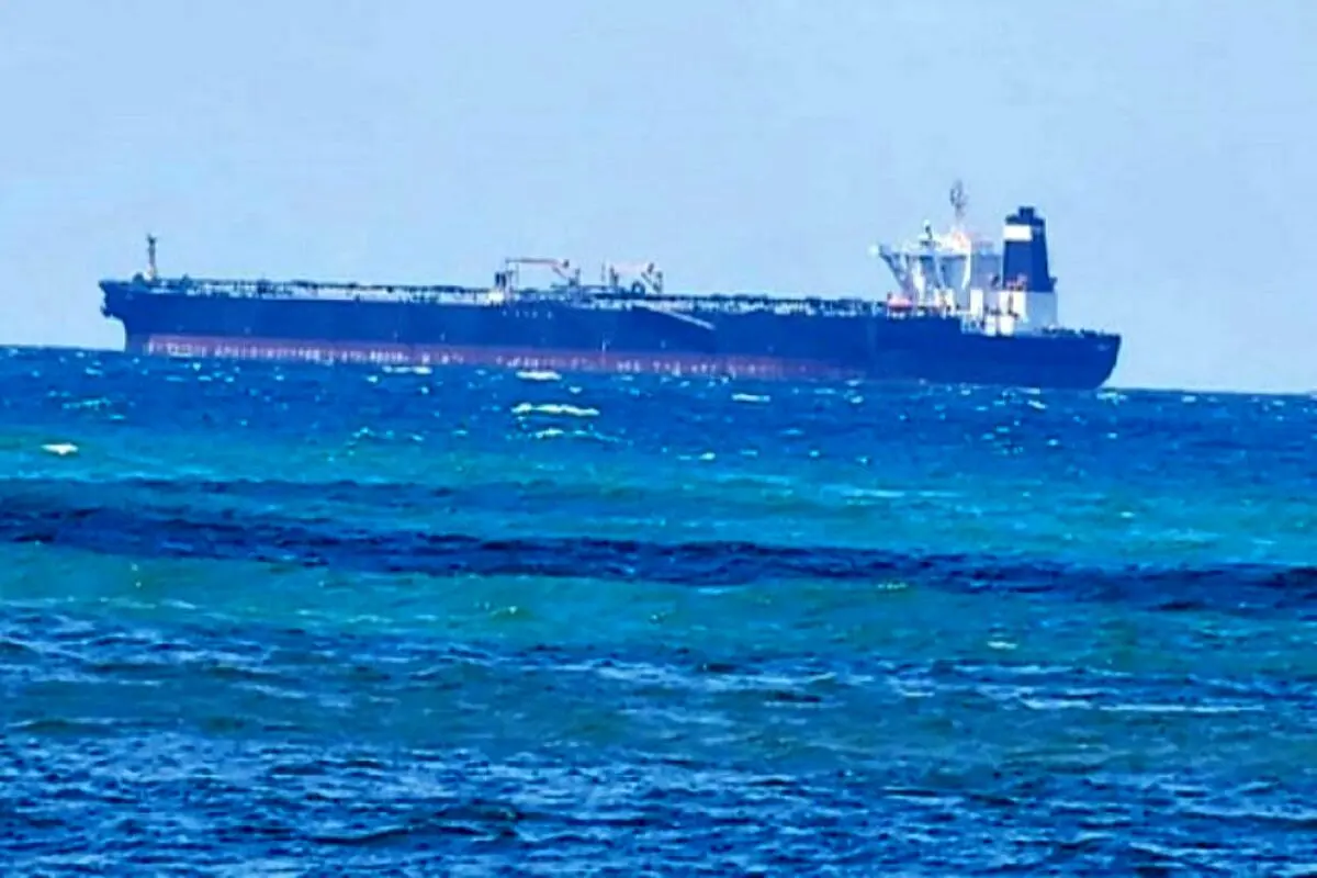 الوطن: سفر اسد به تهران به ثمر نشست؛ ۲ نفتکش ایرانی در سواحل سوریه پهلو گرفتند