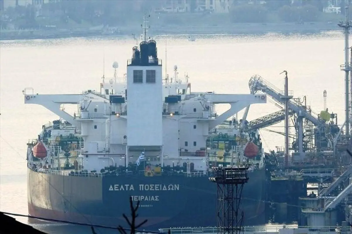 تصاویر توقیف دو نفتکش یونانی در خلیج فارس +فیلم