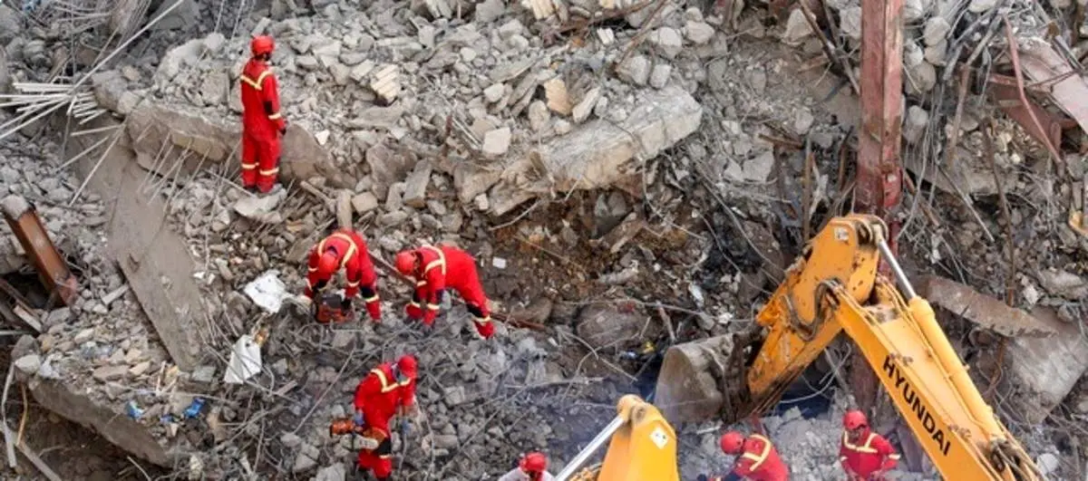 برگزاری مراسم یادبود جانباختگان ریزش ساختمان متروپل در تهران