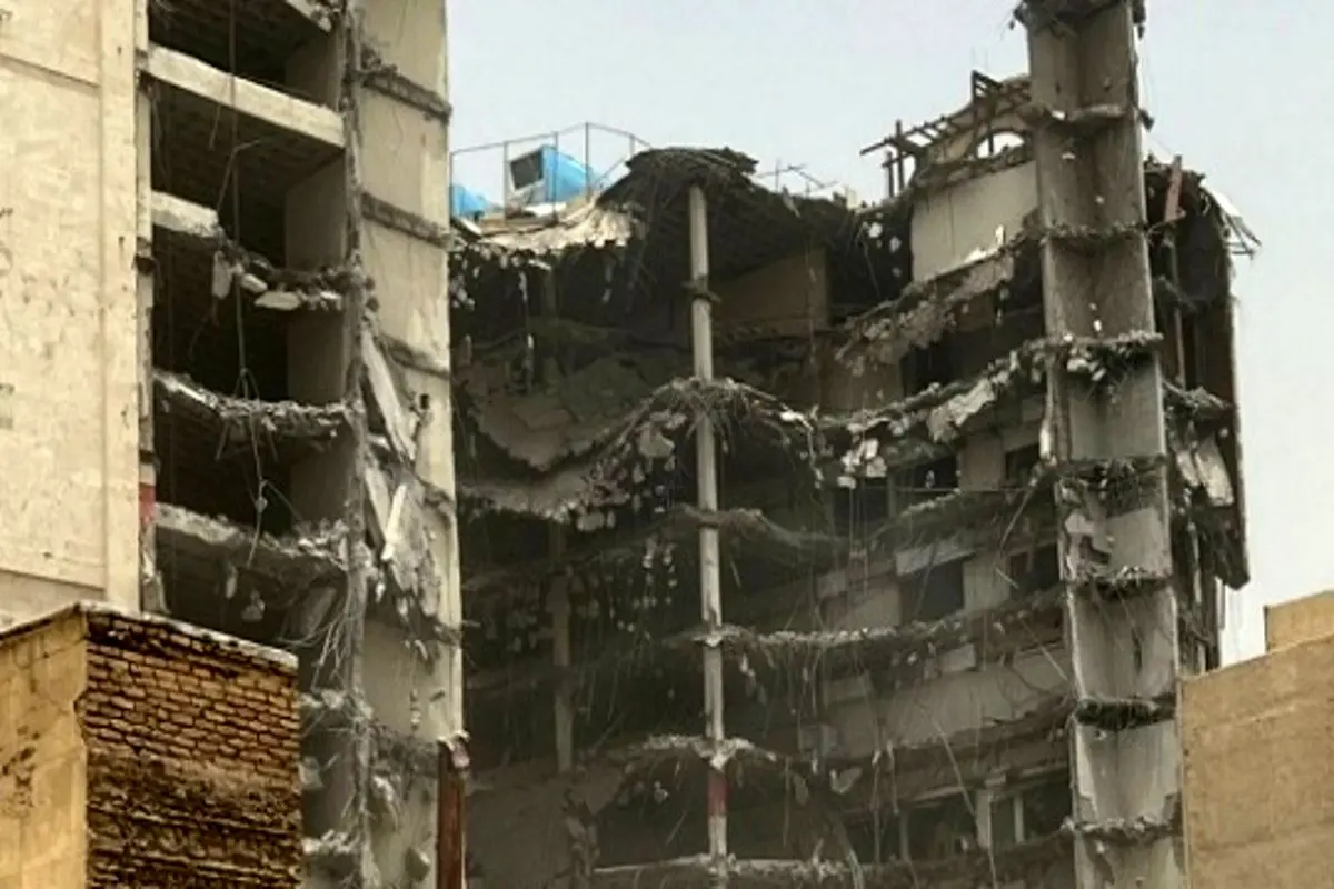 سوختن منزل حسین عبدالباقی در آتش خشم مردم + فیلم