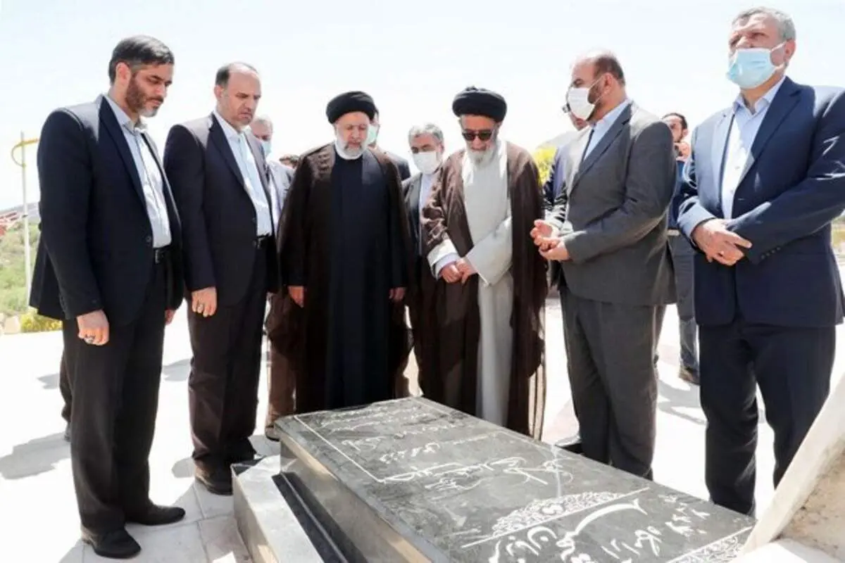 رئیس جمهور به مرزبانان شهید مرز جلفا ادای احترام کرد