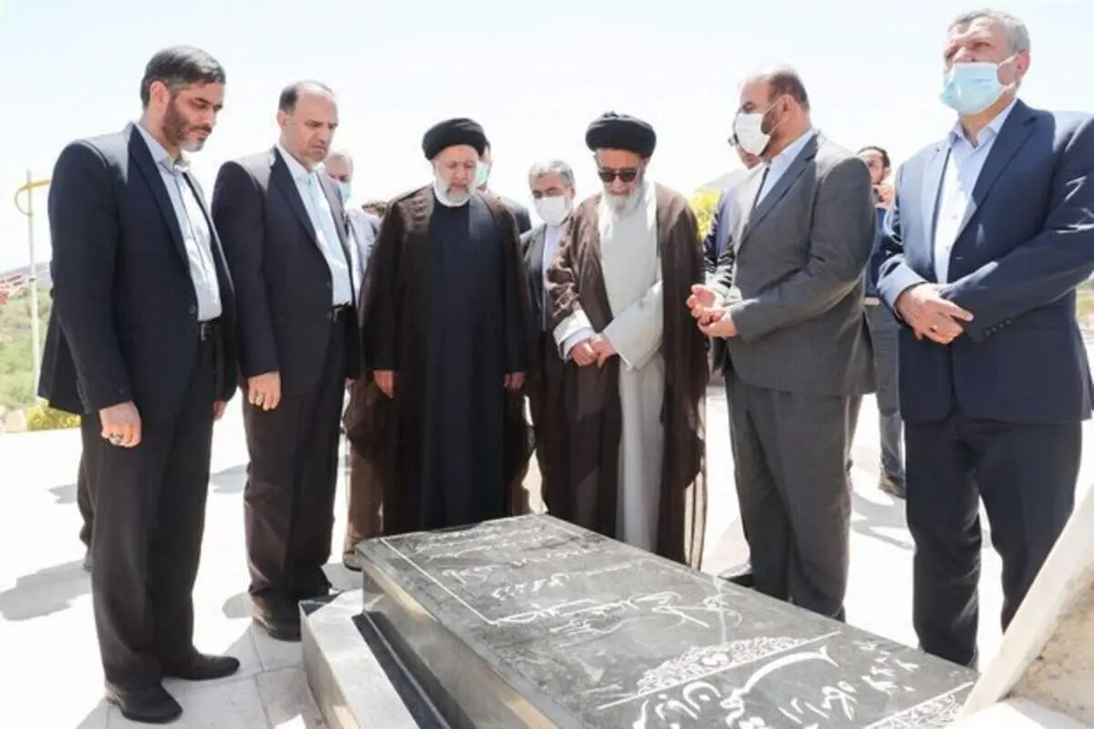 رئیس جمهور به مرزبانان شهید مرز جلفا ادای احترام کرد