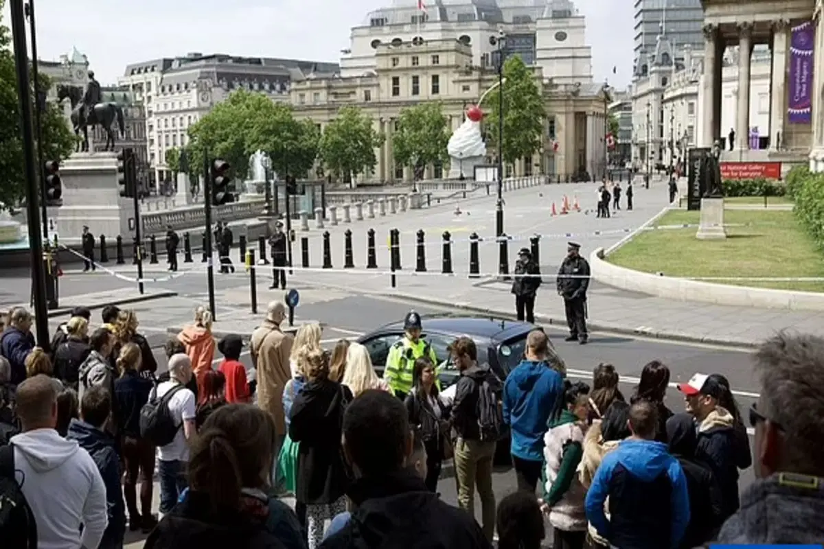 انفجار کنترل شده در مراسم تاج گذاري ملکه انگليس+فیلم