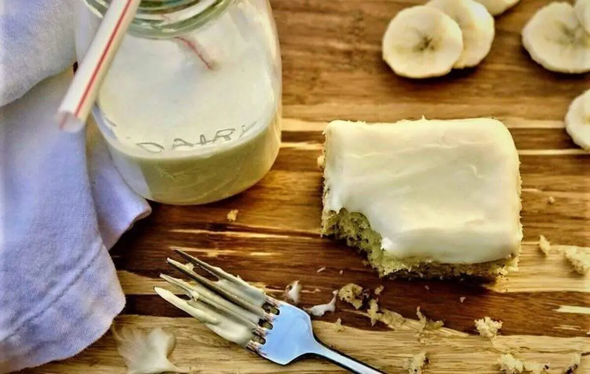 آموزش طرز تهیه کیک موز با کرم پنیر
