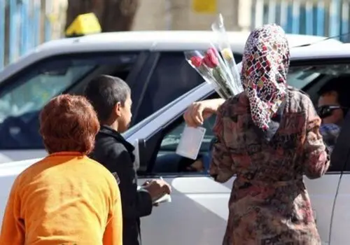 این تصویر از یک کودک کار حرفی برای گفتن نمی‌گذارد!