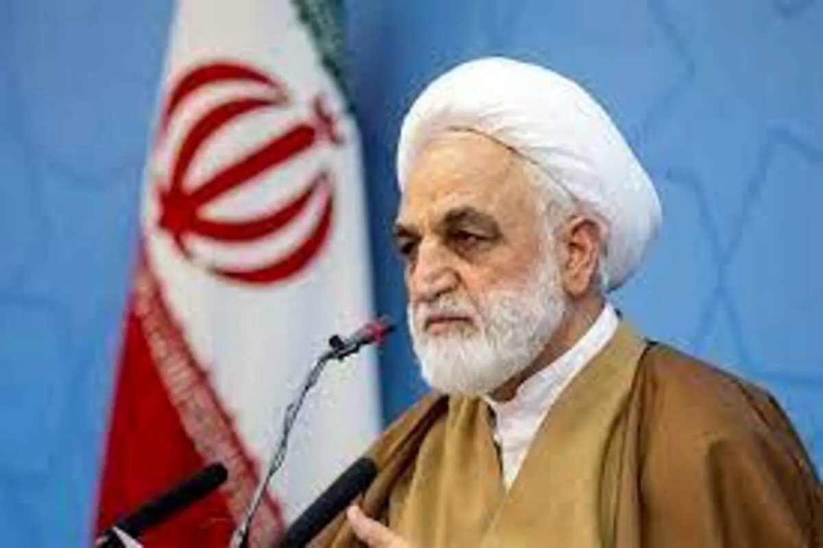خداوند به ما توفیق دهد که بتوانیم دست مفسدین و تطاولکنندگان به جان، مال و حقوق مردم و نظام اسلامی را کوتاه کنیم