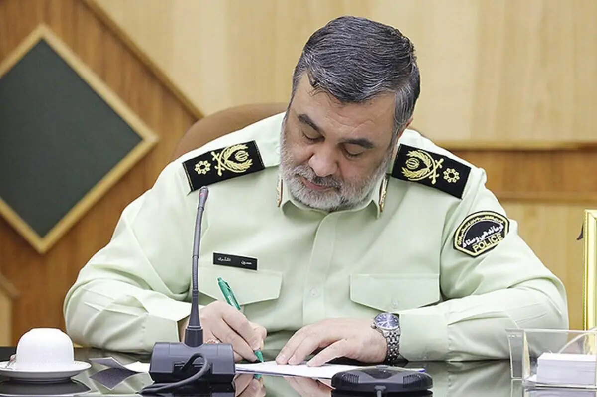 تشکر فرمانده کل انتظامی از رهبر انقلاب