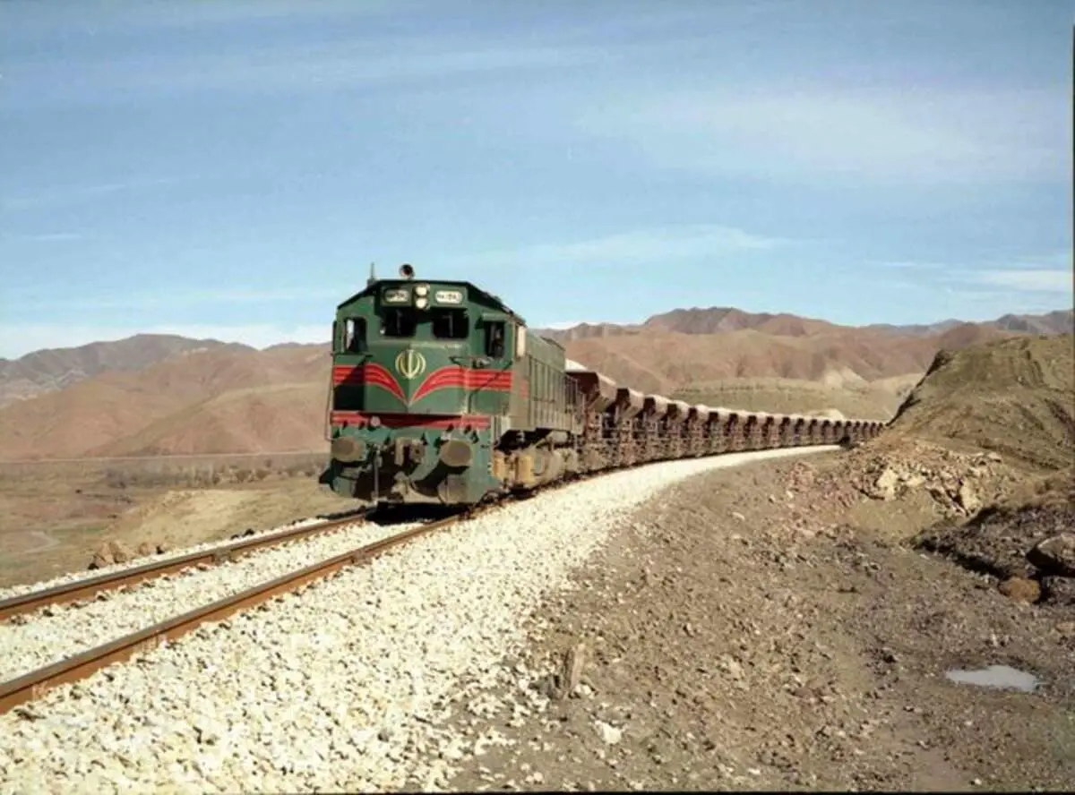 حادثه قطار در محدوده ایستگاه هفت خوان-لارستان/ کارگر جان باخت