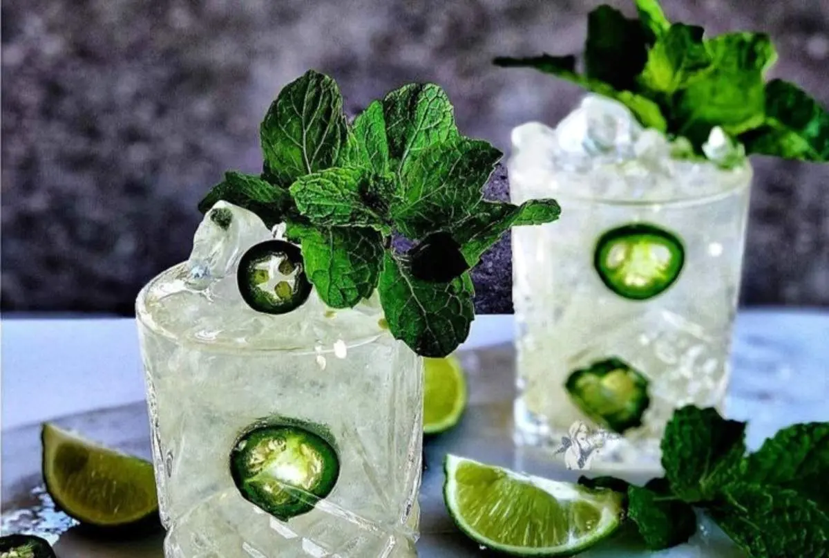 طرز تهیه کوکتل لیمو با آب گازدار