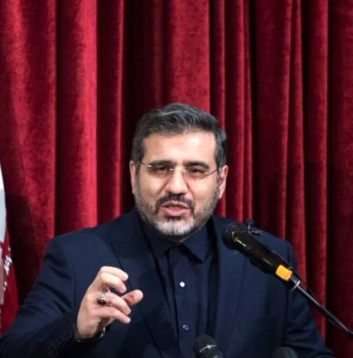 وزیر ارشاد: نقض قانون، خط قرمز ما / هنرمندان از مجوزها تخطی نکنند