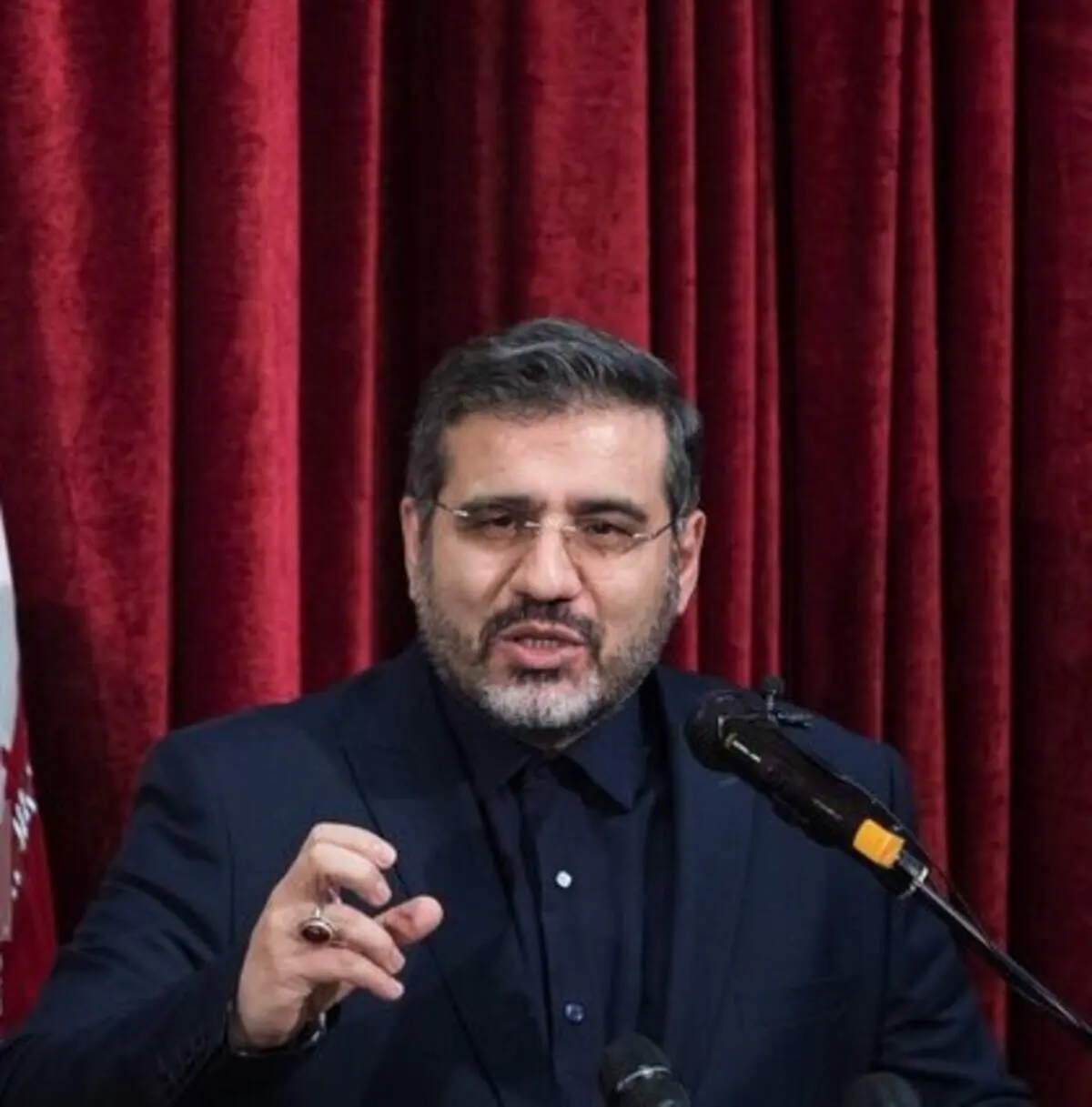 وزیر ارشاد: نقض قانون، خط قرمز ما / هنرمندان از مجوزها تخطی نکنند