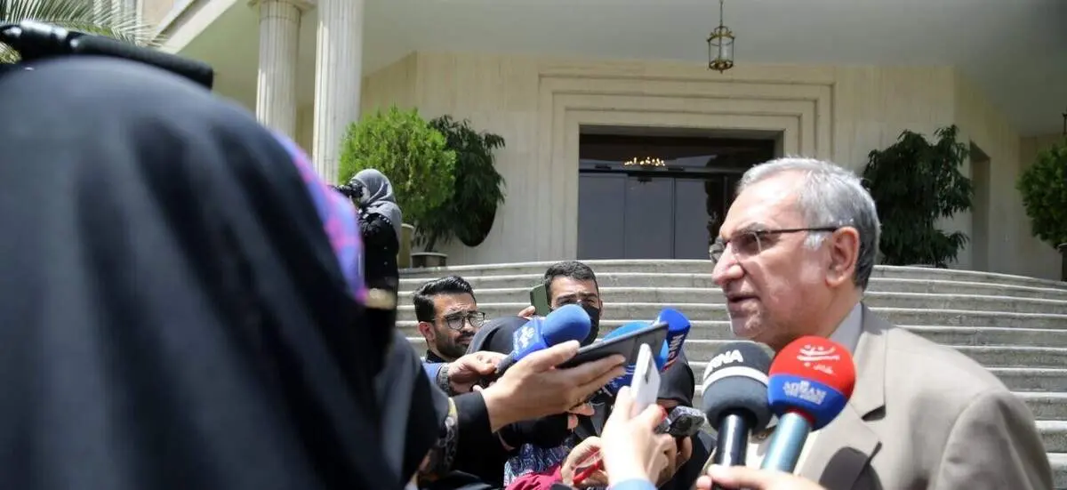 وزیر بهداشت: افراد بالای ۱۳ سال واکسن یادآوری را تزریق کنند