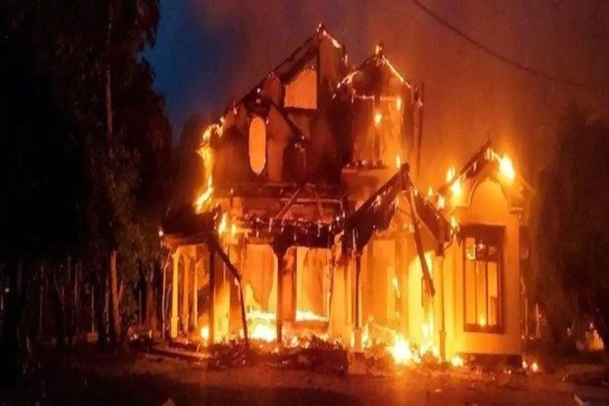 اقامتگاه نخست وزیر سریلانکا به آتش کشیده شد