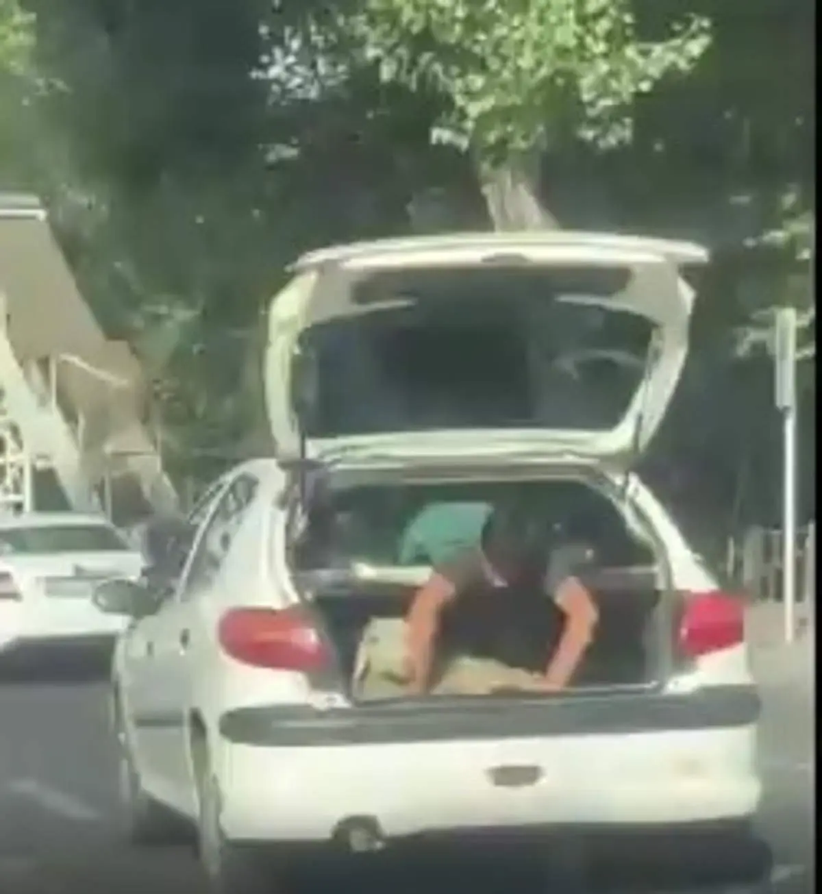 اقدام دور از عقل یک پدر در رشت+ فیلم