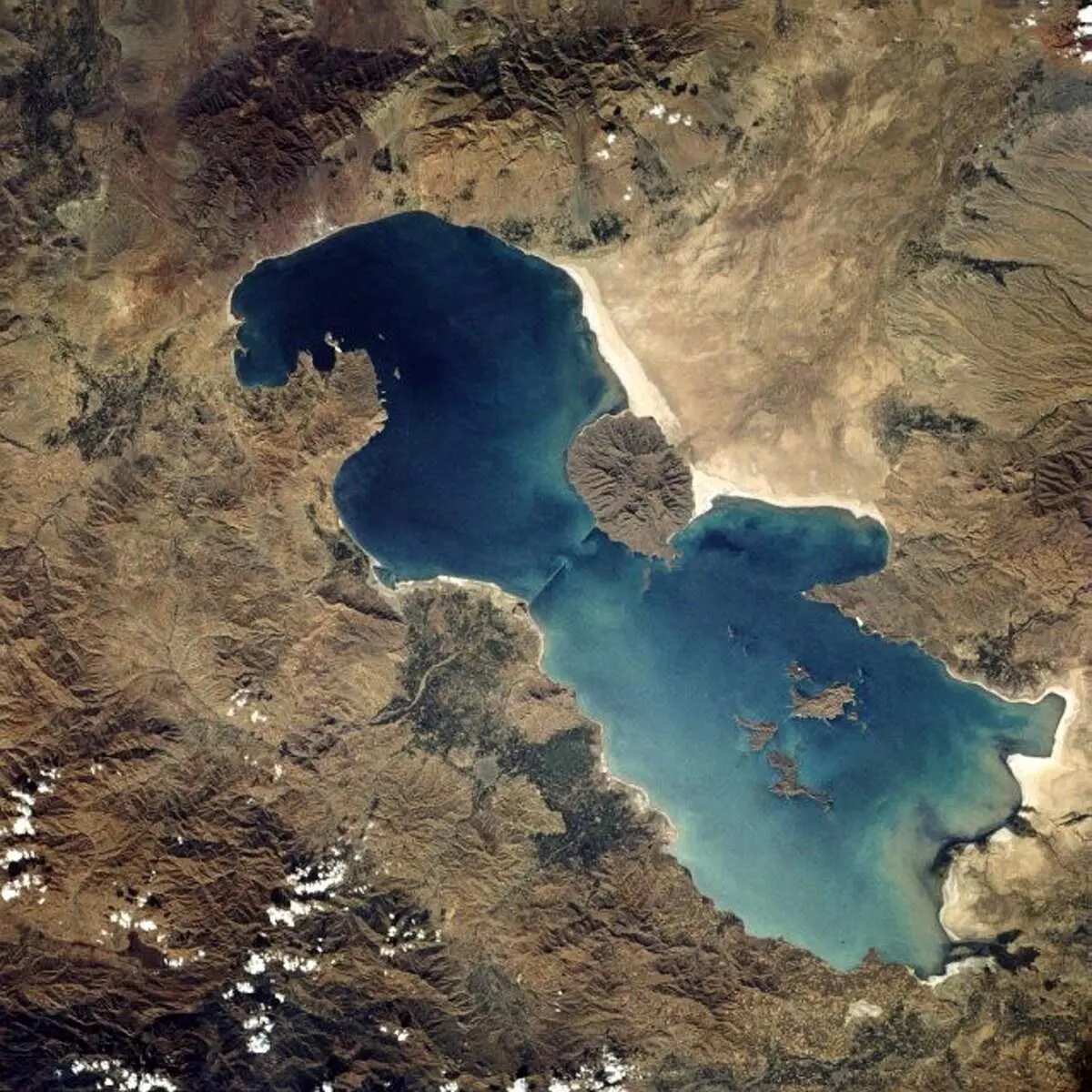 تصویر فضایی غم‌انگیز از مرگ تدریجی دریاچه ارومیه