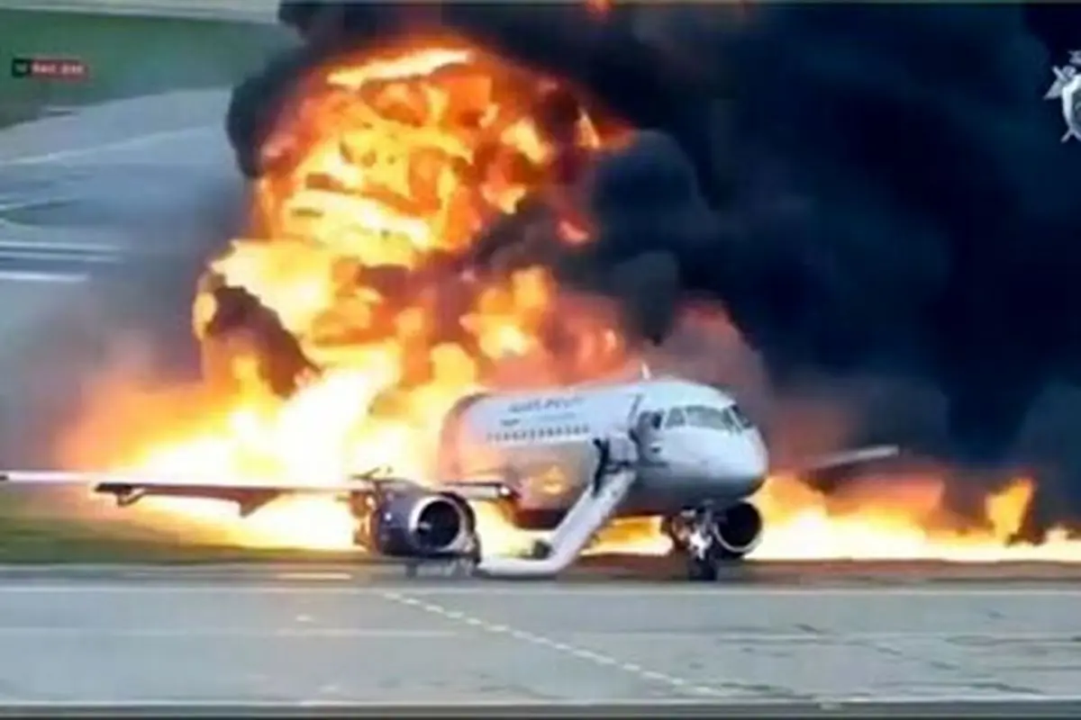 آتش سوزی در هواپیمای A۳۲۰ پس از فرود در فرودگاه آتلانتا + فیلم