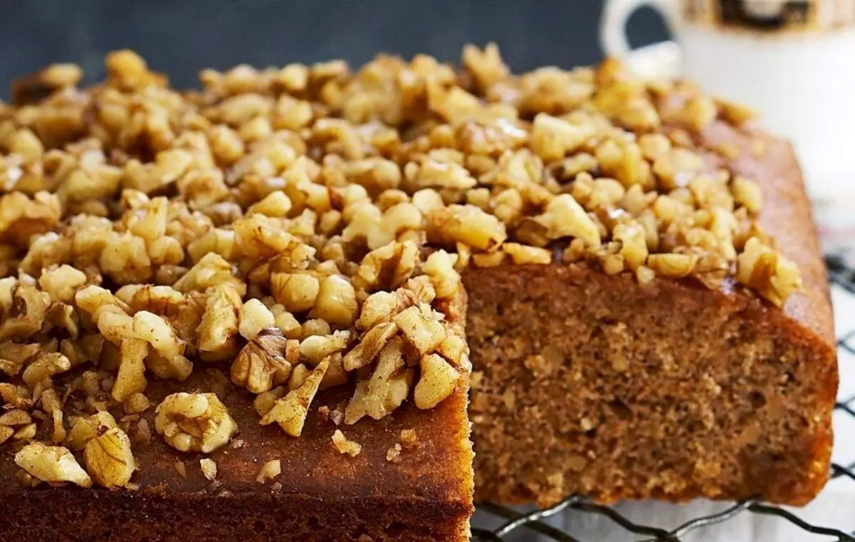 طرز تهیه کیک گردویی ساده و خوشمزه با پف زیاد و ماست با فر و بدون فر