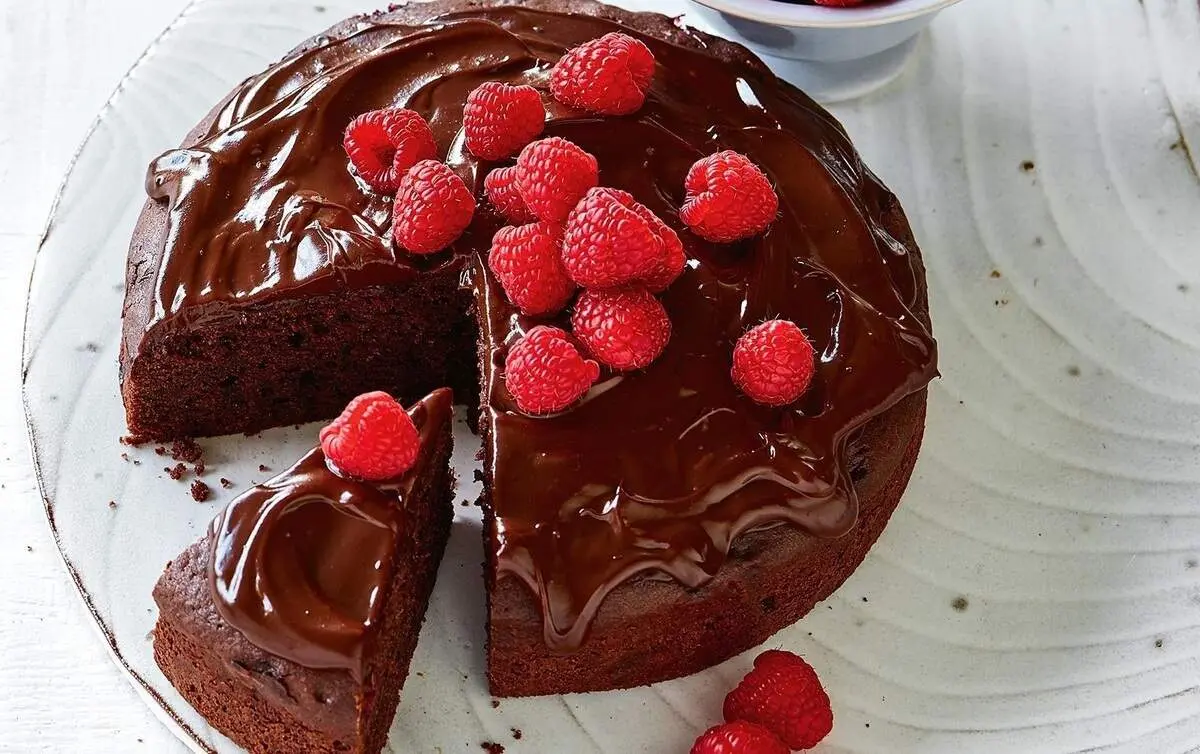 طرز تهیه کیک شکلاتی خیس با قابلمه حرفه‌ای و خوشمزه