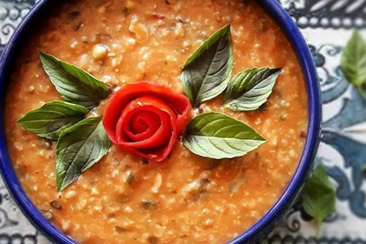 روش تهیه آش گوجه فرنگی تبریزی با بلغور