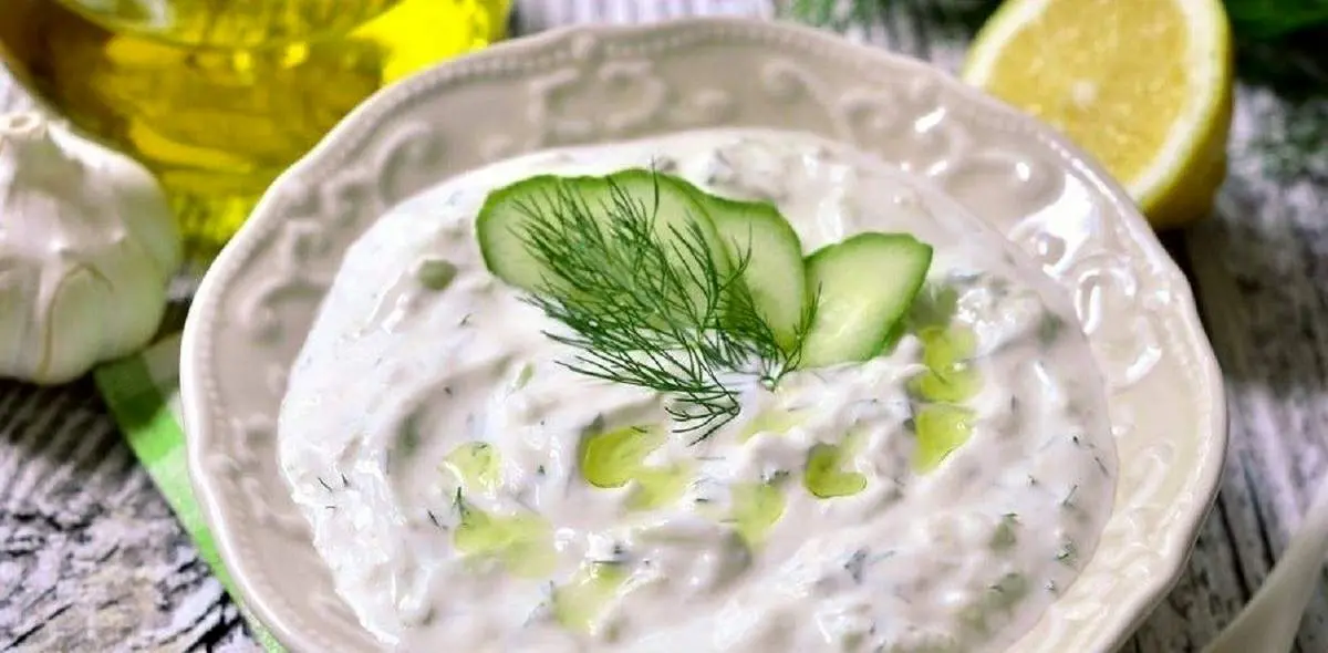 روش تهیه ماست و خیار یونانی