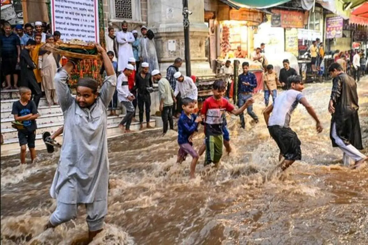 دیدنی های روز؛ از سفر منطقه ای بایدن تا اعتراضات جهانی به افزایش هزینه های زندگی