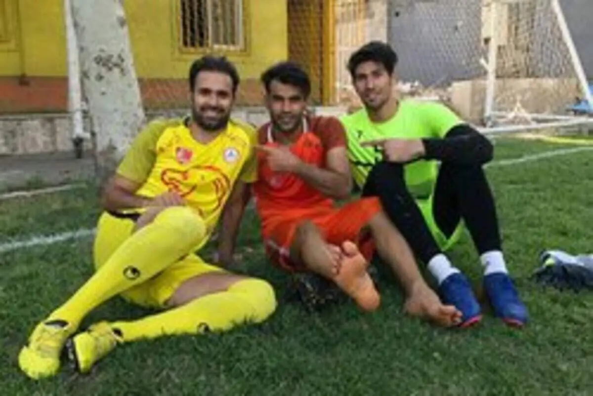 یک پرسپولیسی، تراکتور را می‌بندد