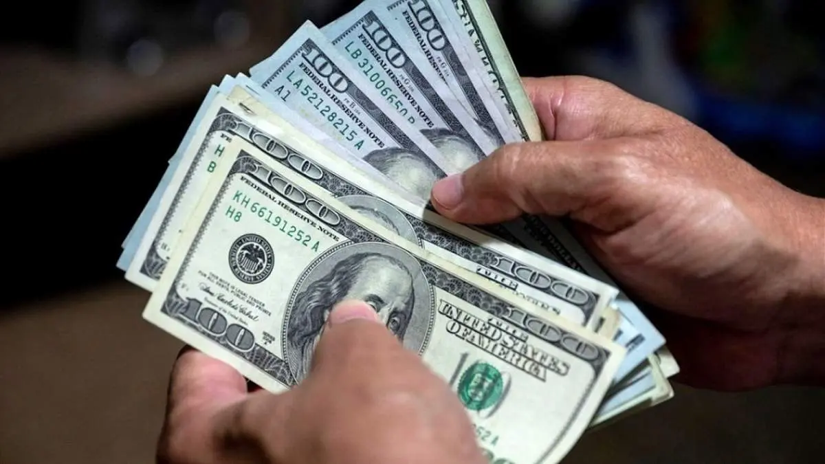 قیمت ارز در ۵ تیر ۱۴۰۱/ دلار ۲۷ هزار و ۷۱۷ تومان است