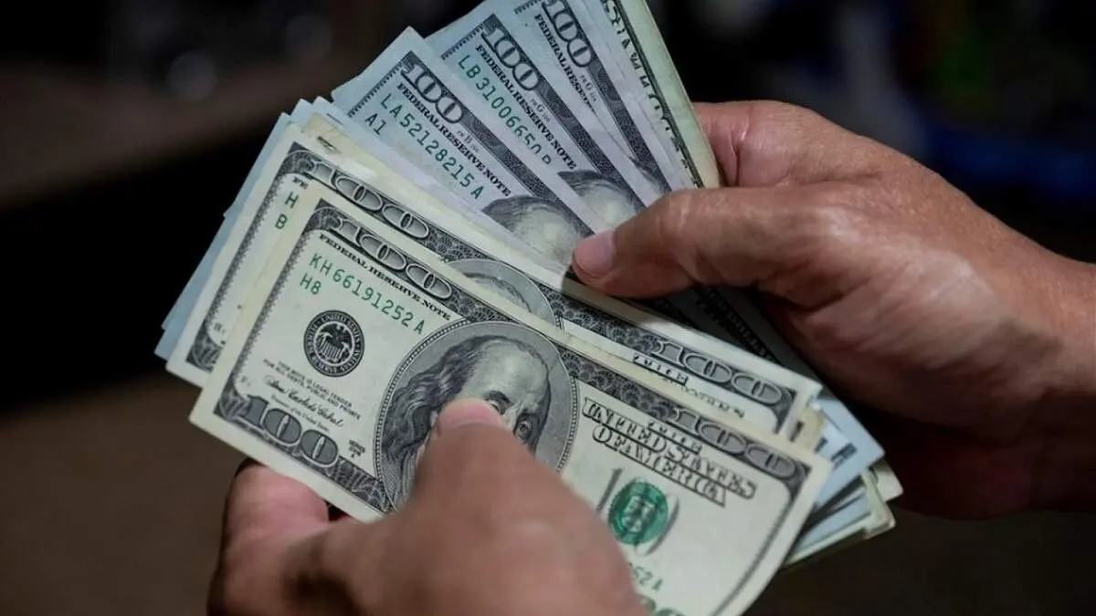 قیمت ارز در ۵ تیر ۱۴۰۱/ دلار ۲۷ هزار و ۷۱۷ تومان است
