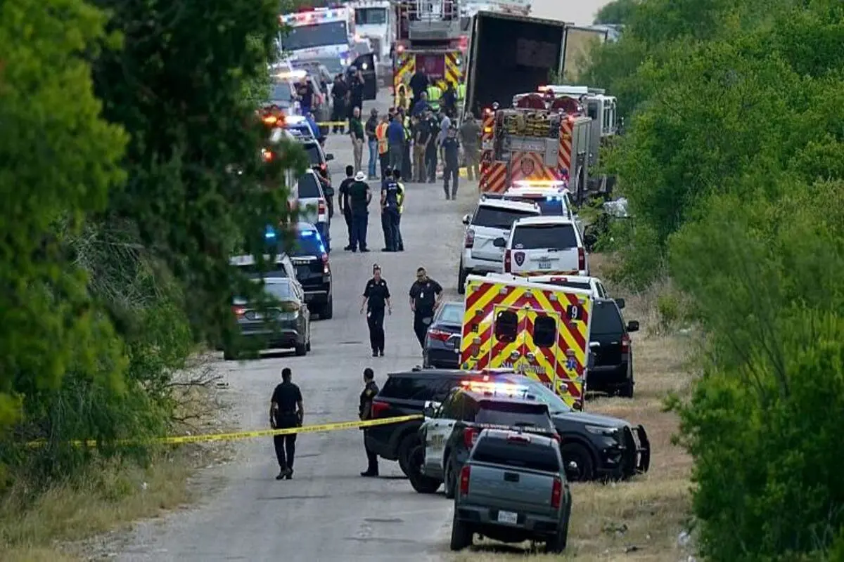 کشف جسد ۴۶ مهاجر در کامیونی در تگزاس آمریکا + فیلم و تصاویر