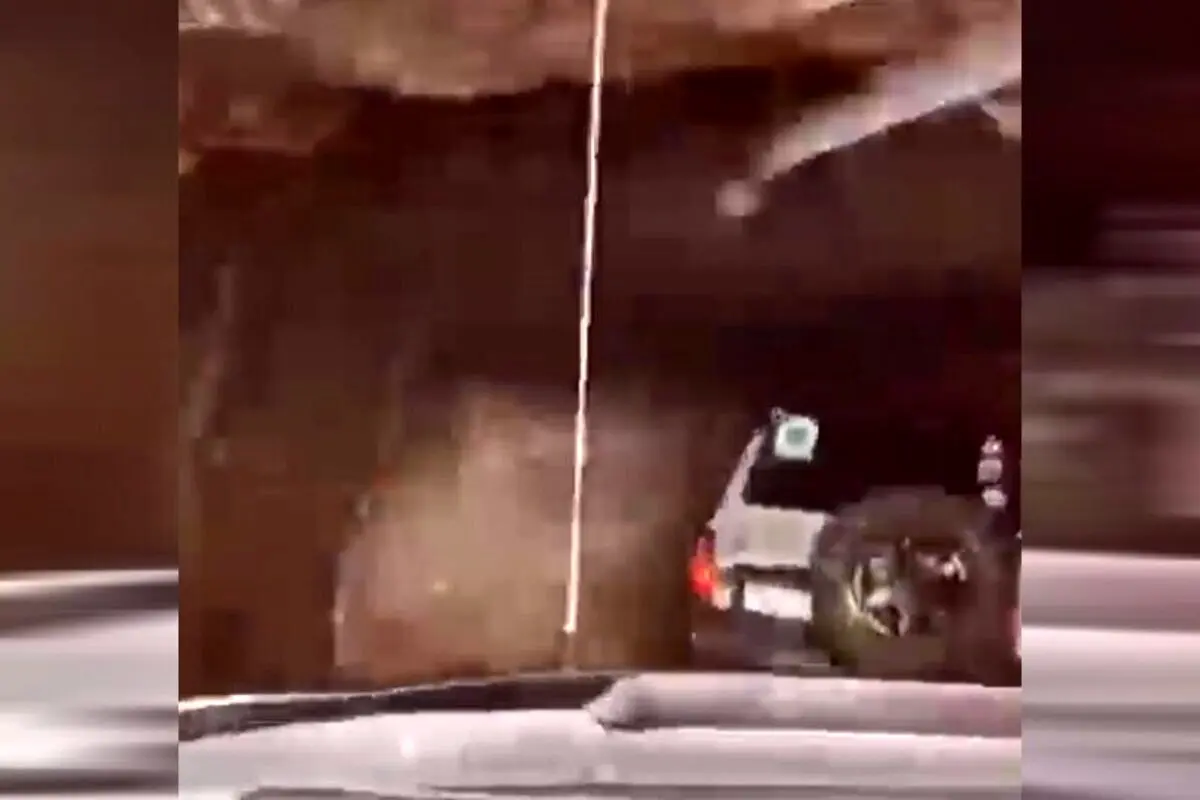 لحظات پراسترس ورود به غارهای تنگ با خودروی‌ها آفرود + فیلم