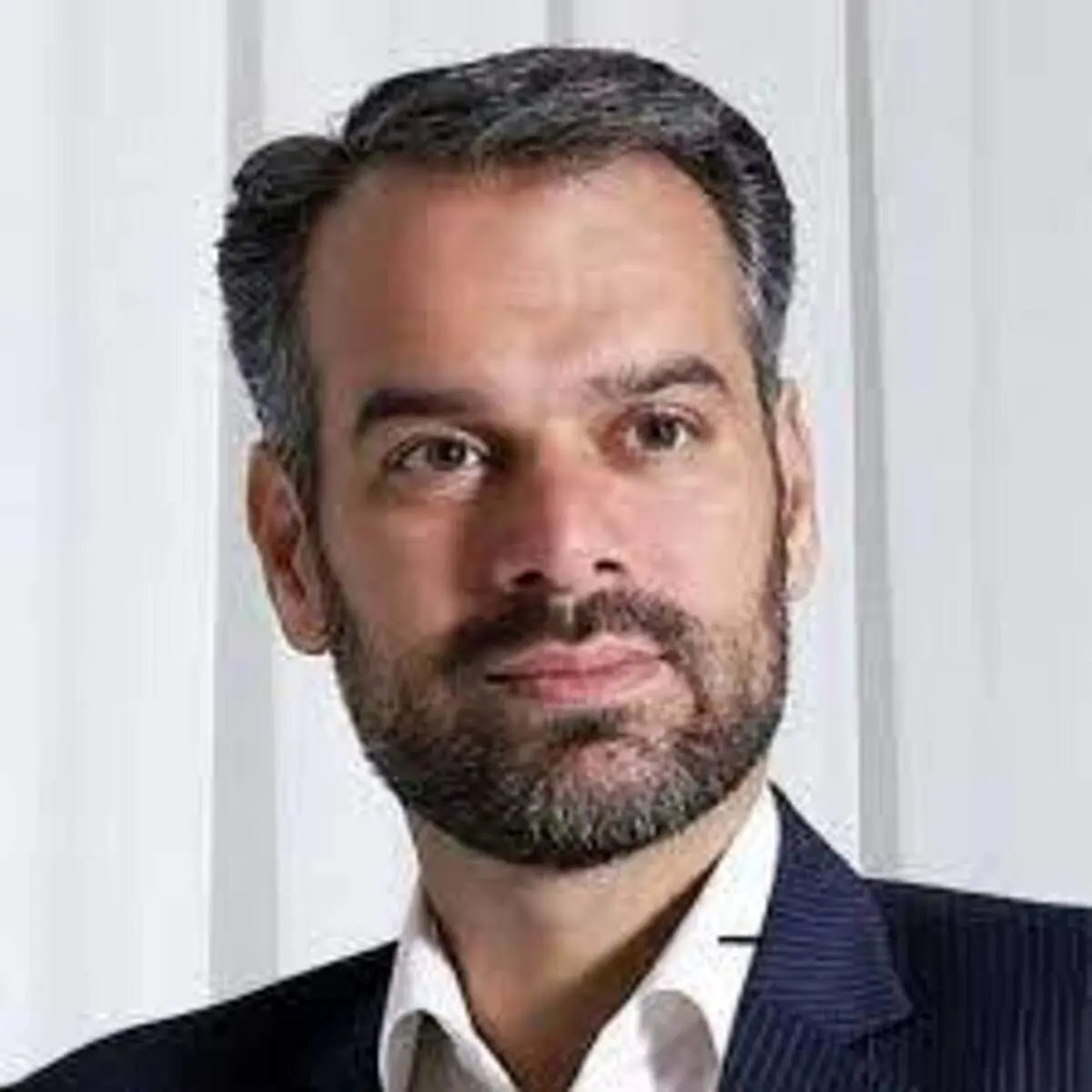 ‏ نماینده مجلس :افتضاح جدیدی از وزارت صمت به اسم آئین‌نامه واردات خودرو!+ عکس