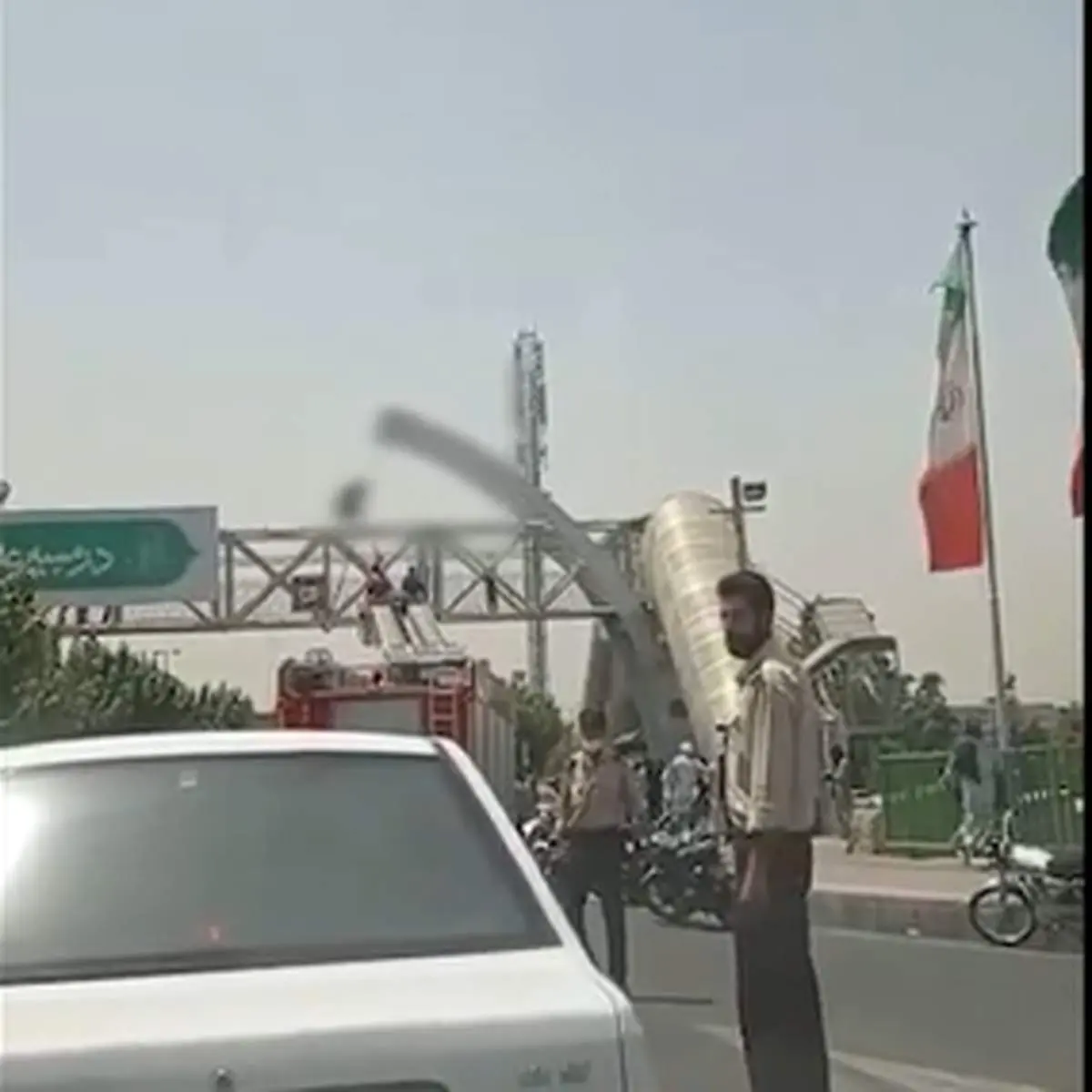 خودکشی زن جوان در اتوبان شیخ فضل‌الله!+فیلم