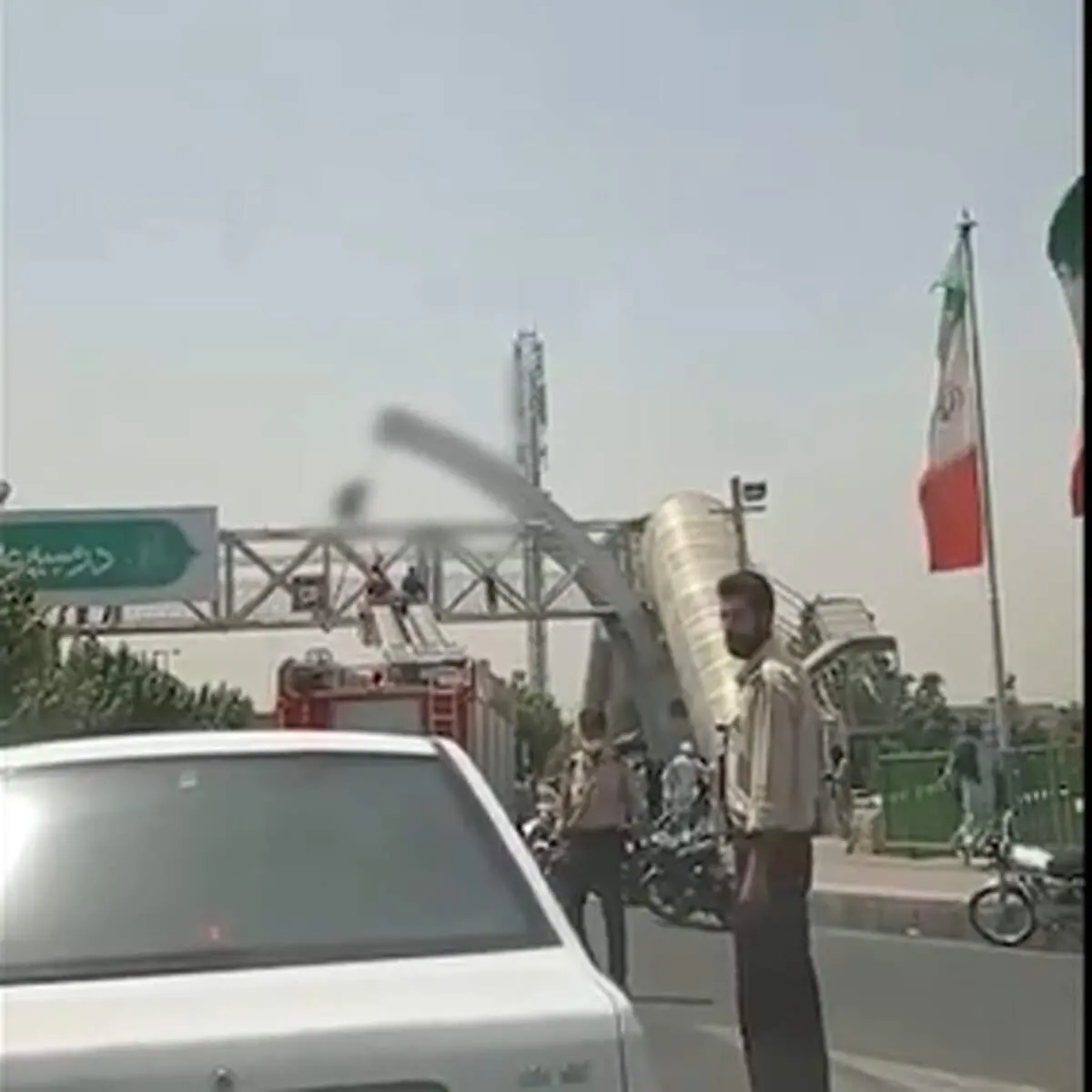 خودکشی زن جوان در اتوبان شیخ فضل‌الله!+فیلم
