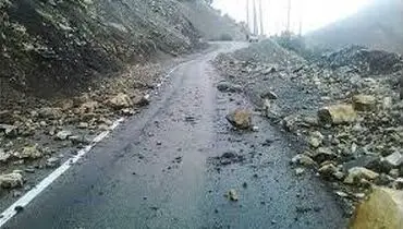 ریزش وحشتناک کوه بر روی ده‌ ها کامیون! + فیلم