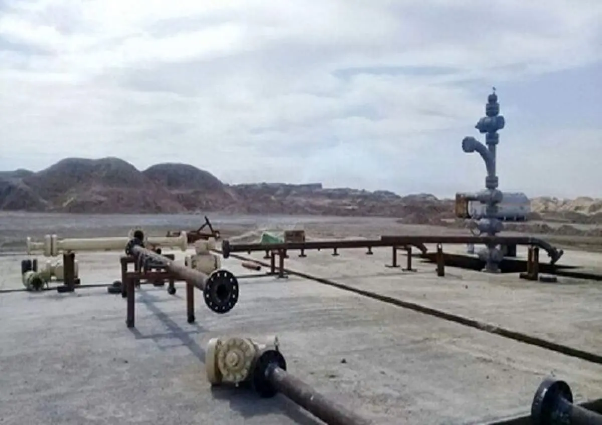 طرح جدید دولت که درآمد نفتی را حداقل ۴ میلیارد دلار افزایش می‌دهد/ موافقت شورای اقتصاد با طرح احیای چاه‌های نفتی کم‌بازده، غیرفعال و بسته+جزئیات کامل مصوبه