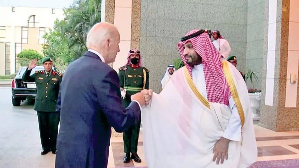 تصویری از مشت زنی بایدن و بن سلمان