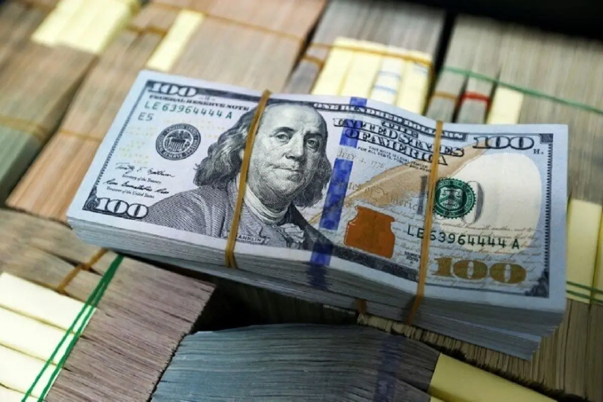 قیمت ارز امروز یکشنبه ۲۶ تیر ۱۴۰۱/ دلار ۲۷ هزار و ۹۰۵ تومان است