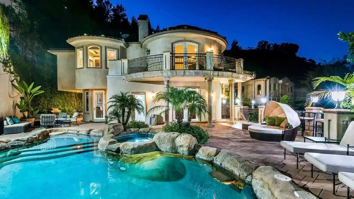 مجلل‌ترین خانه تهران؛ قیمت، معادل حقوق ۵۰۰۰ سال یک کارمند!