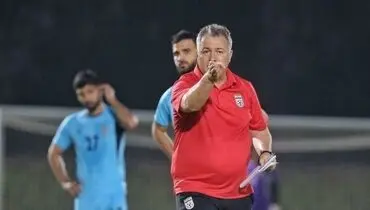 اسکوچیچ سرمربی باقی ماند
