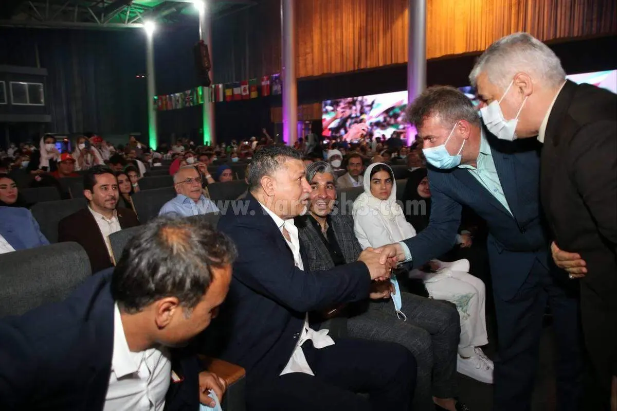 بی محلی علی دایی به وزیر ورزش+ فیلم